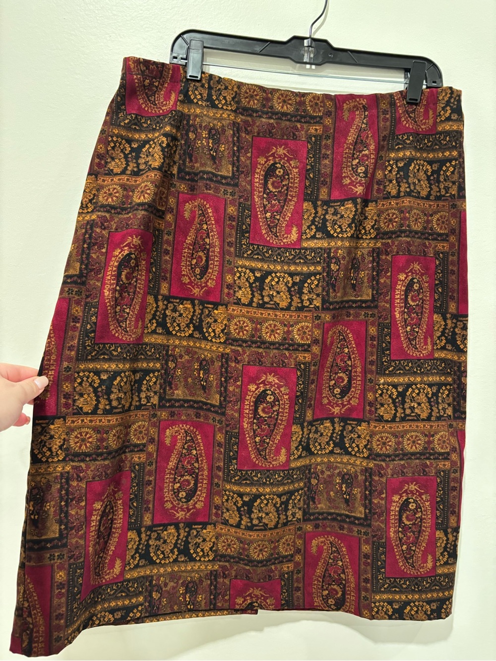 Womens Burgundy & Black Skirt